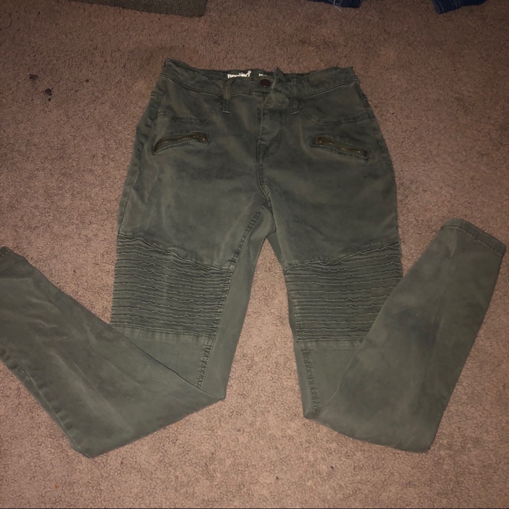 Olive jeans